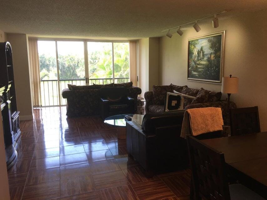 4070 Tivoli Court 202 — photo 3