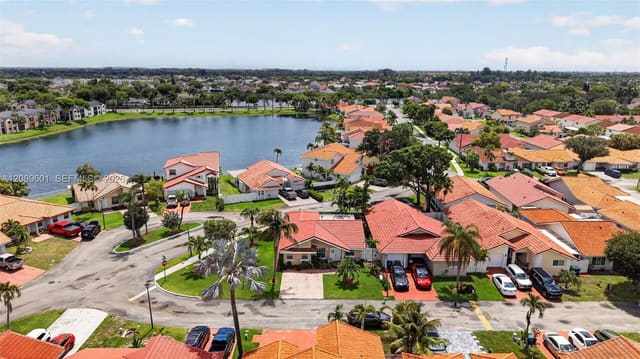 18847 NW 83rd Place, Lakes of Avalon, Hialeah, FL