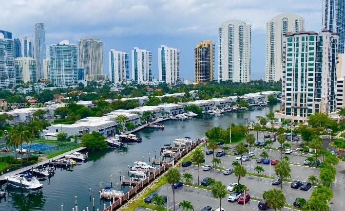400 Kings Point Drive 316 — photo 4