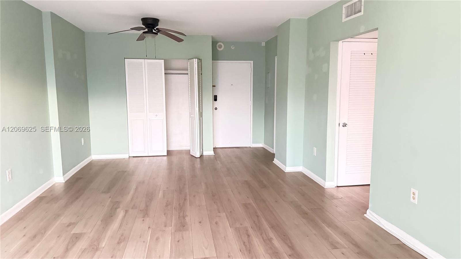 400 Kings Point Drive 316 — photo 6