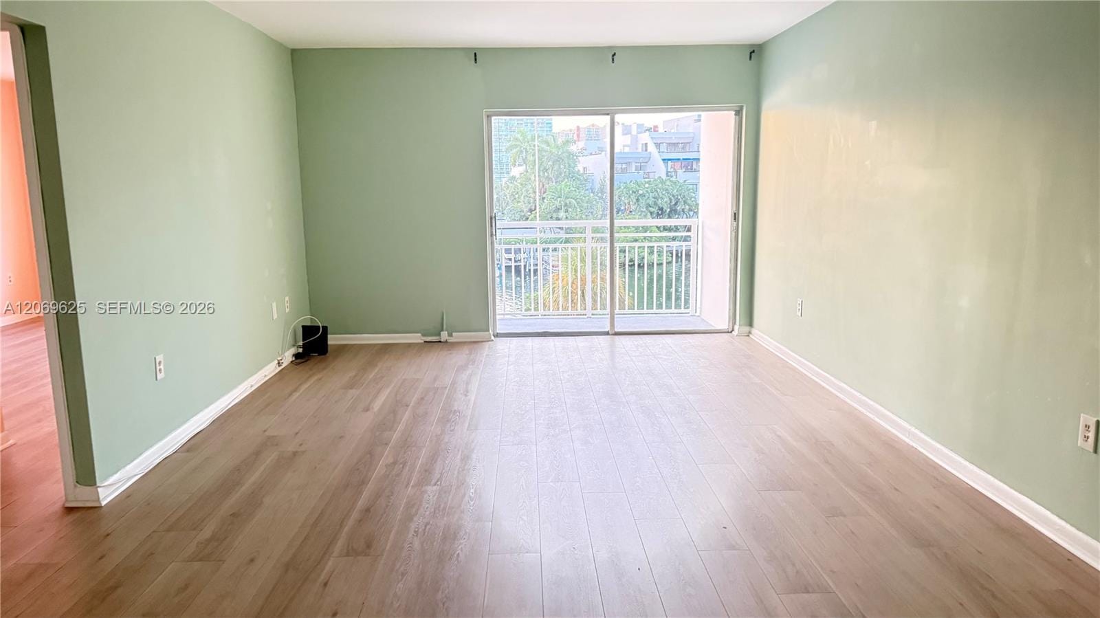 400 Kings Point Drive 316 — photo 8