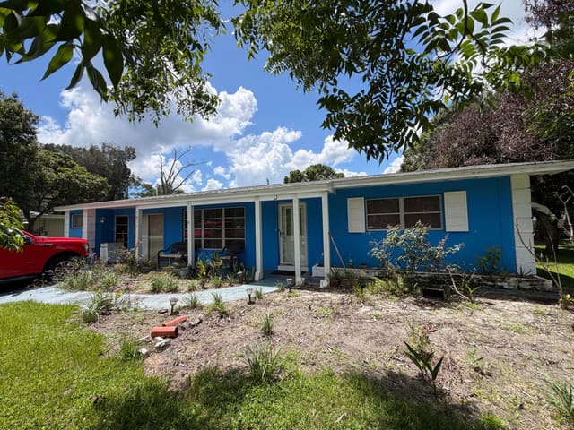 7901 HOLOPAW Avenue, sold in Lakewood Park, Fort Pierce, FL