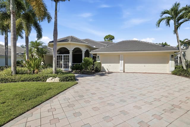 533 Cypress Green Circle, sold in Binks Forest Of The Landings At Wellington, Wellington, FL