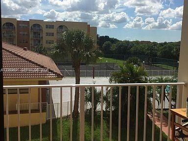 7000 NW 186th Street 4-323, Hialeah, FL 33015 photo 4