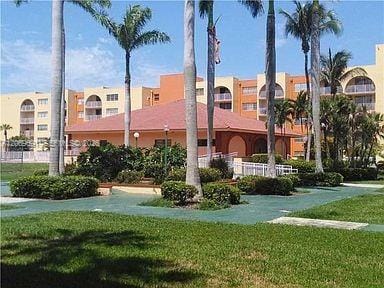 7000 NW 186th Street 4-323, Hialeah, FL 33015 photo 5
