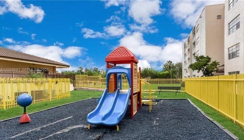 7000 NW 186th Street 4-323, Hialeah, FL 33015 photo 9