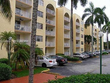 7000 NW 186th Street 4-323, Hialeah, FL 33015 photo 10