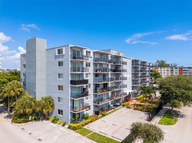 12500 NE 15th Avenue 306, North Miami, FL 33161