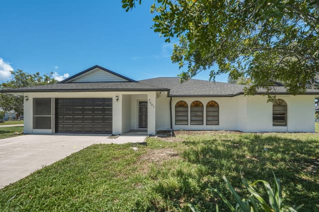 2661 SE OSAGE Avenue, sold in ZIP 34952, Port St Lucie, FL