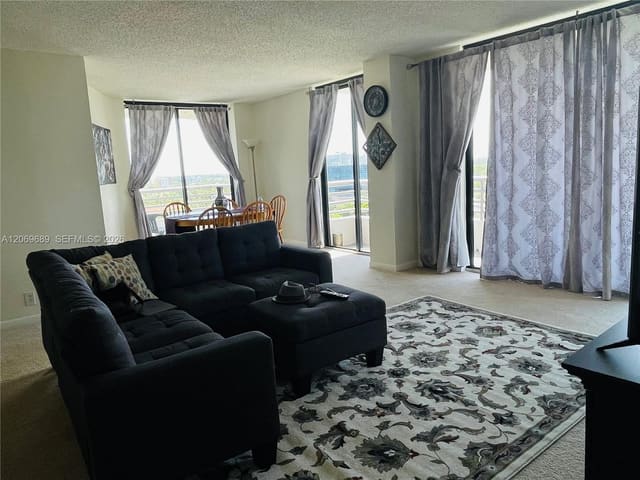 3300 NE 191st Street 1101, Aventura, FL 33180