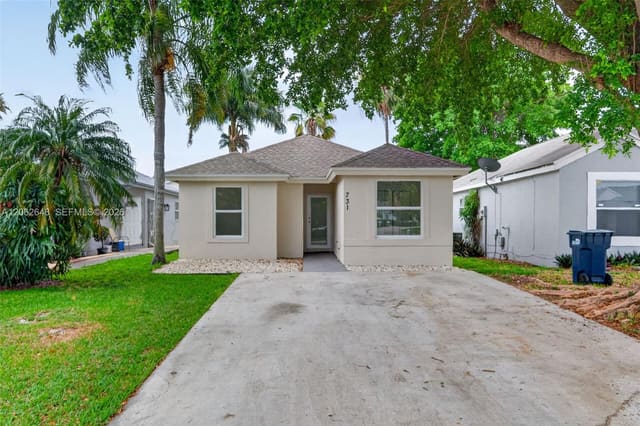 731 SW 10th Street, Villas Of Palm Bay, Florida City, FL