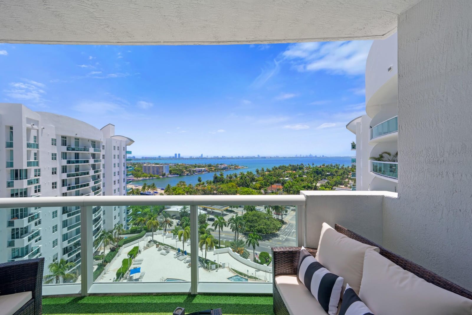 7900 HARBOR ISLAND Drive 1517, North Bay Village, FL 33141 photo 14