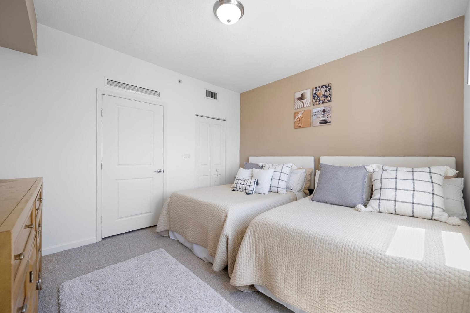 7900 HARBOR ISLAND Drive 1517 — photo 9