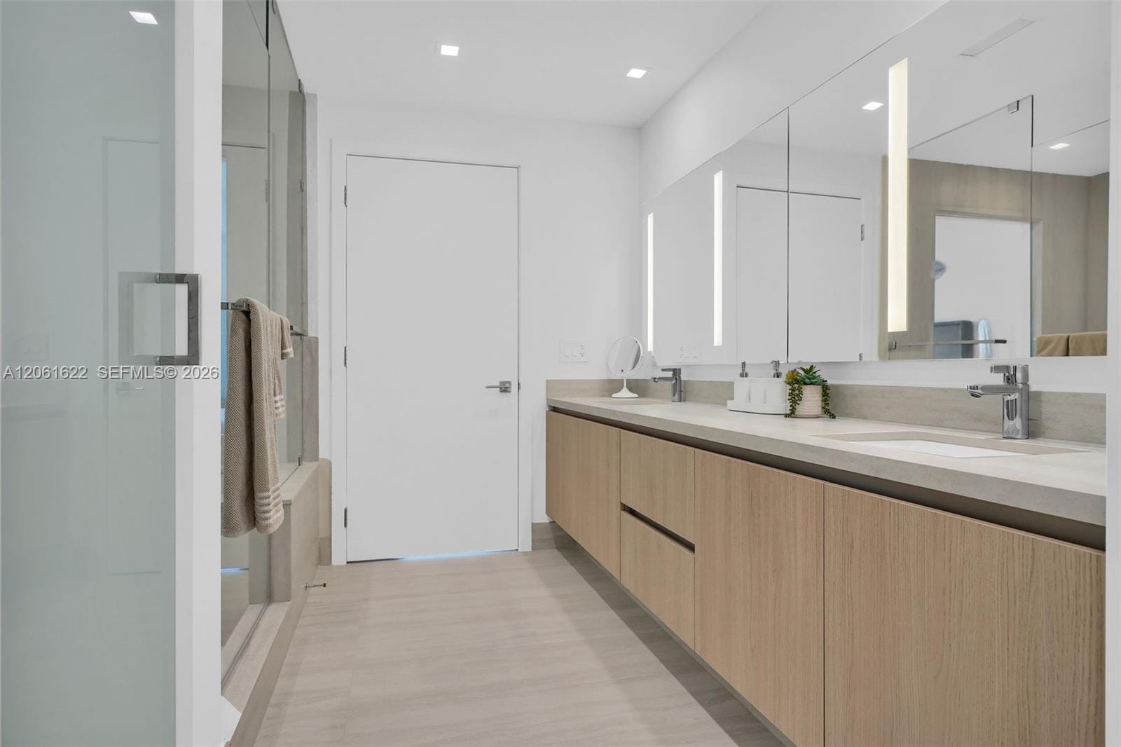 2411 Laguna Circle 1610 — photo 10