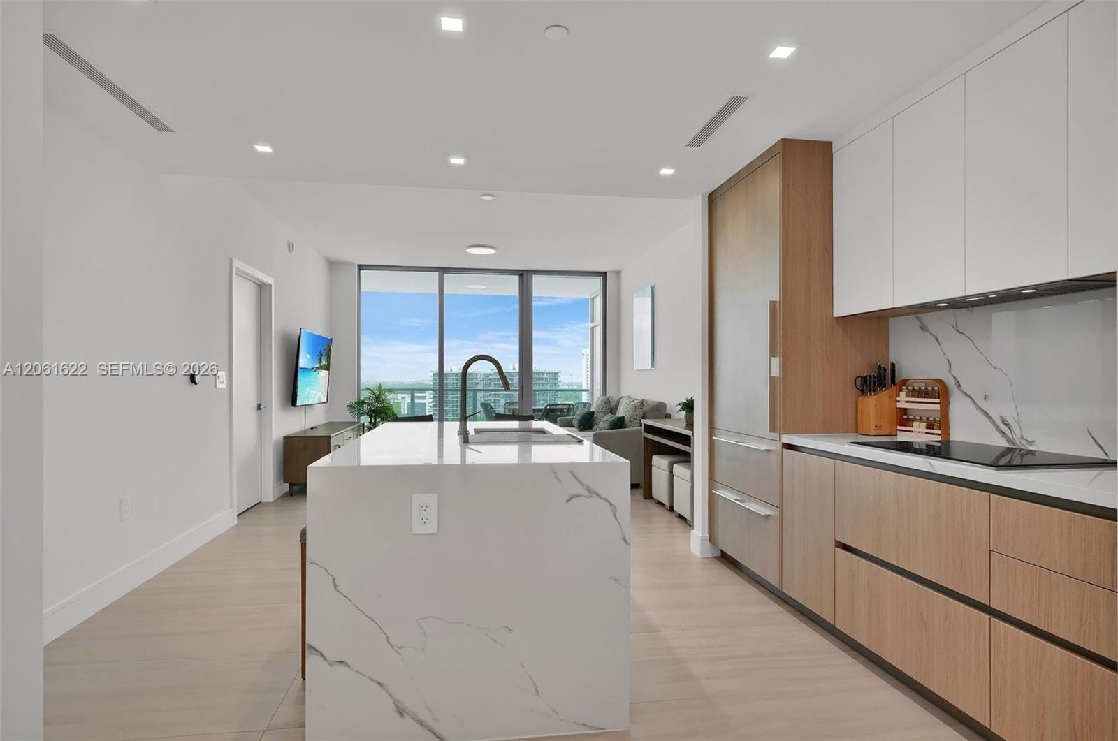 2411 Laguna Circle 1610 — photo 11