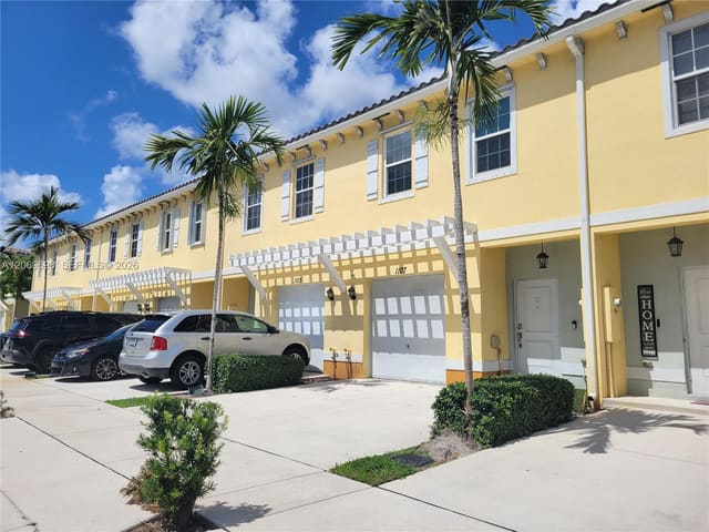 1107 NW 40th Terrace 1107, Lauderhill, FL 33313