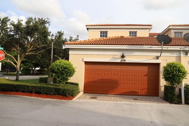 806 NW 82ND Place, Boca Raton, FL 33487