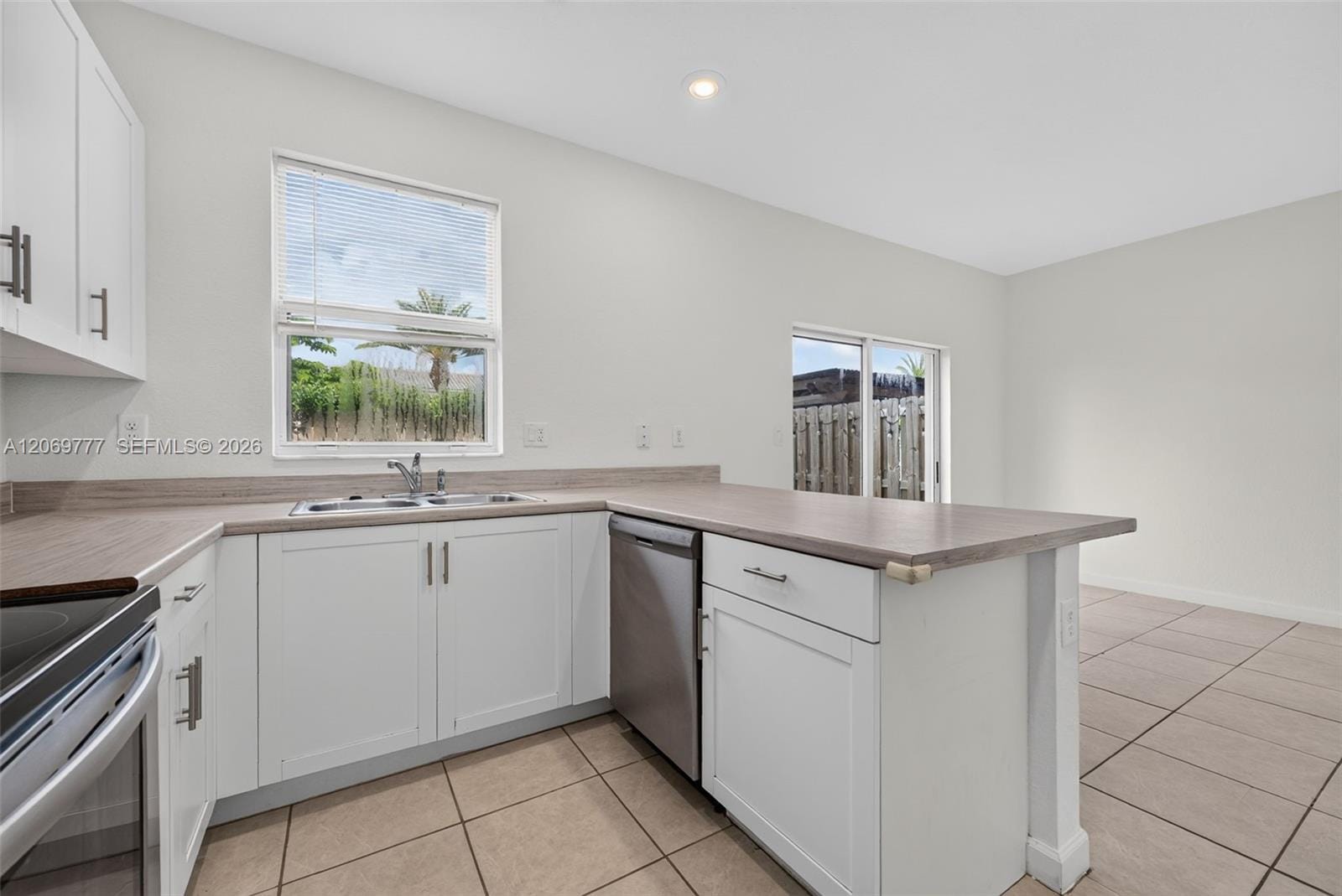 1586 SE 27th Terrace 1586 — photo 8