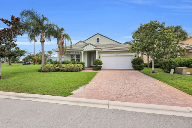104 NW Willow Grove Avenue, Port St. Lucie, FL 34986
