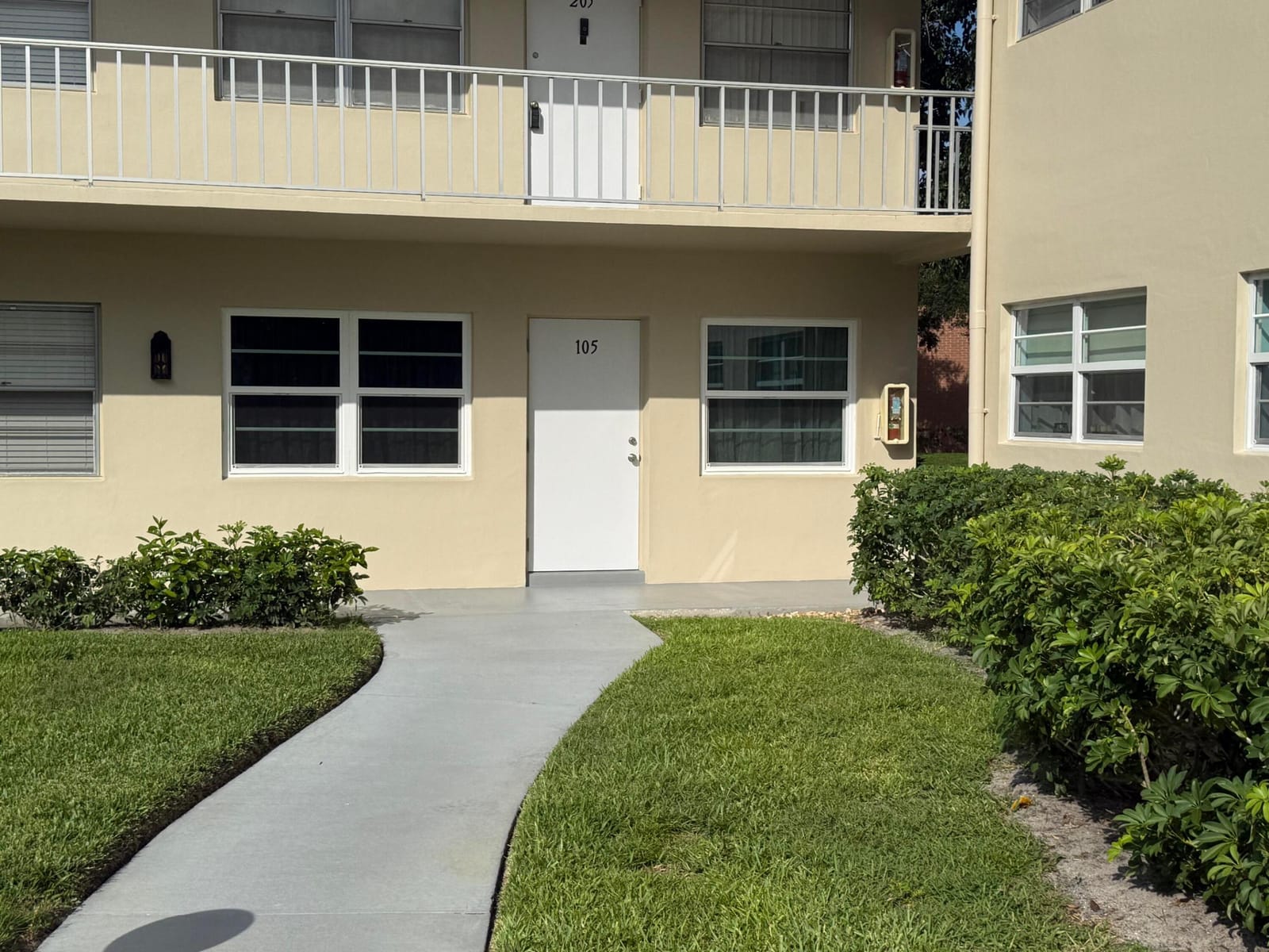 28 PINE ARBOR 105, Vero Beach, FL 32962 photo 3