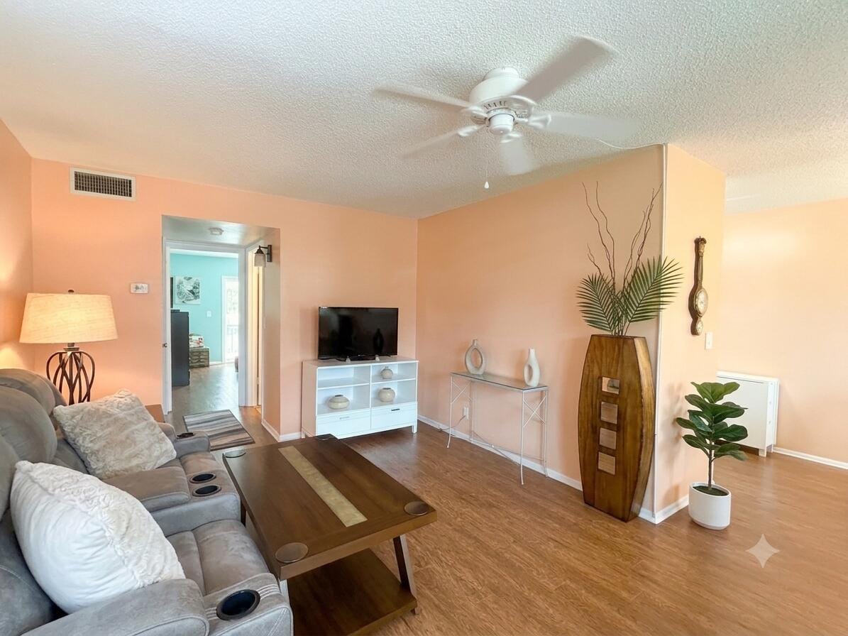 28 PINE ARBOR 105, Vero Beach, FL 32962