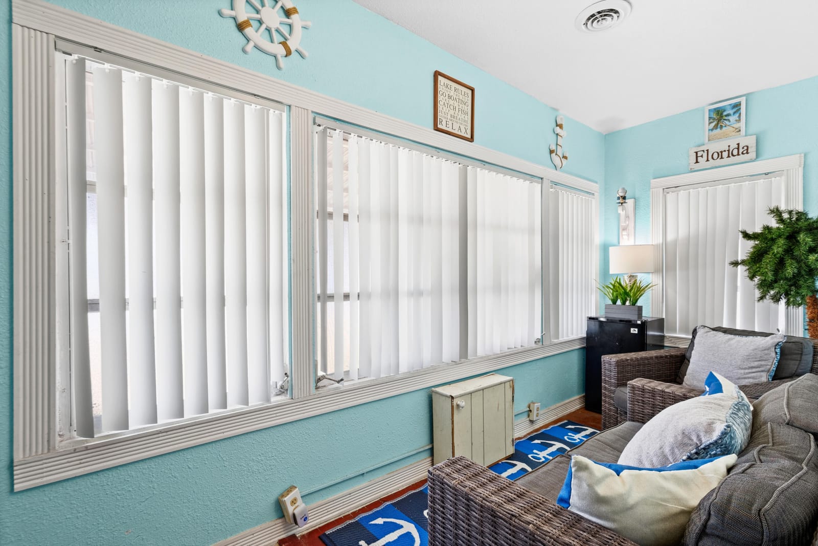 711 Cedar Place, Fort Pierce, FL 34950 photo 2