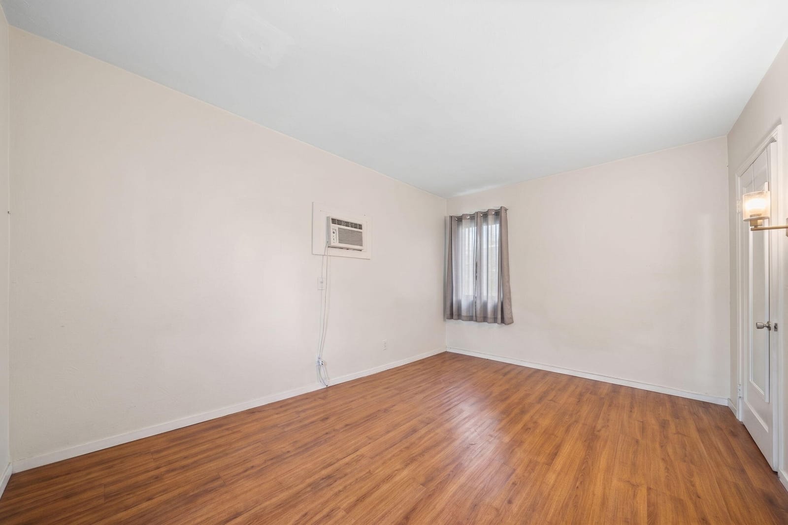 1602 S 17th Avenue 1-3 — photo 2