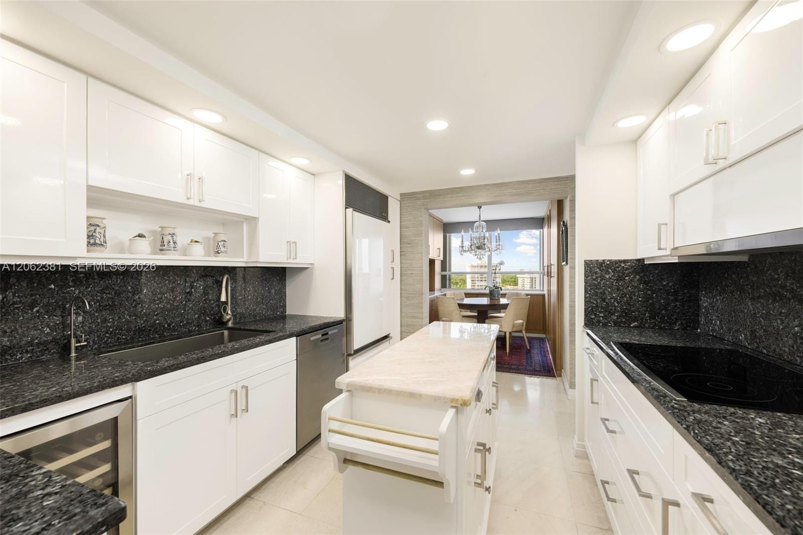 2 Grove Isle Drive B1109 — photo 6