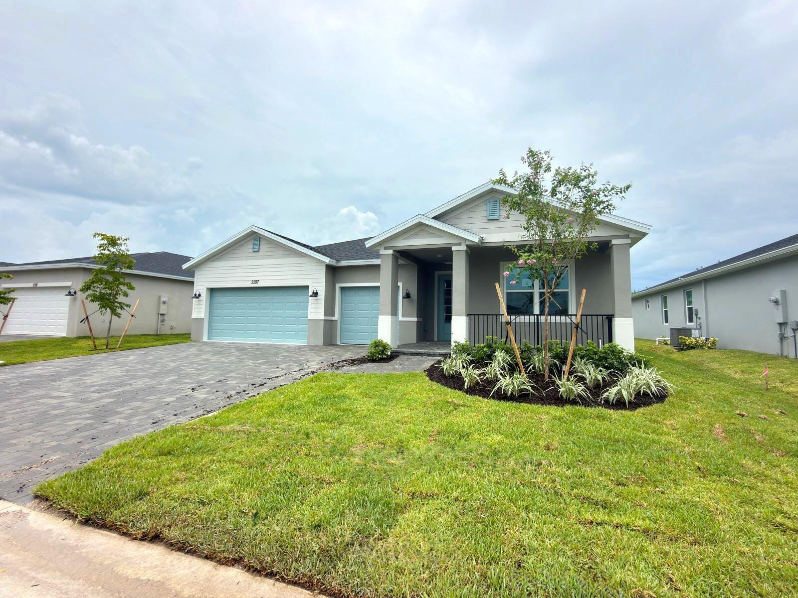 5597 HAMPTON PARK Circle — photo 2