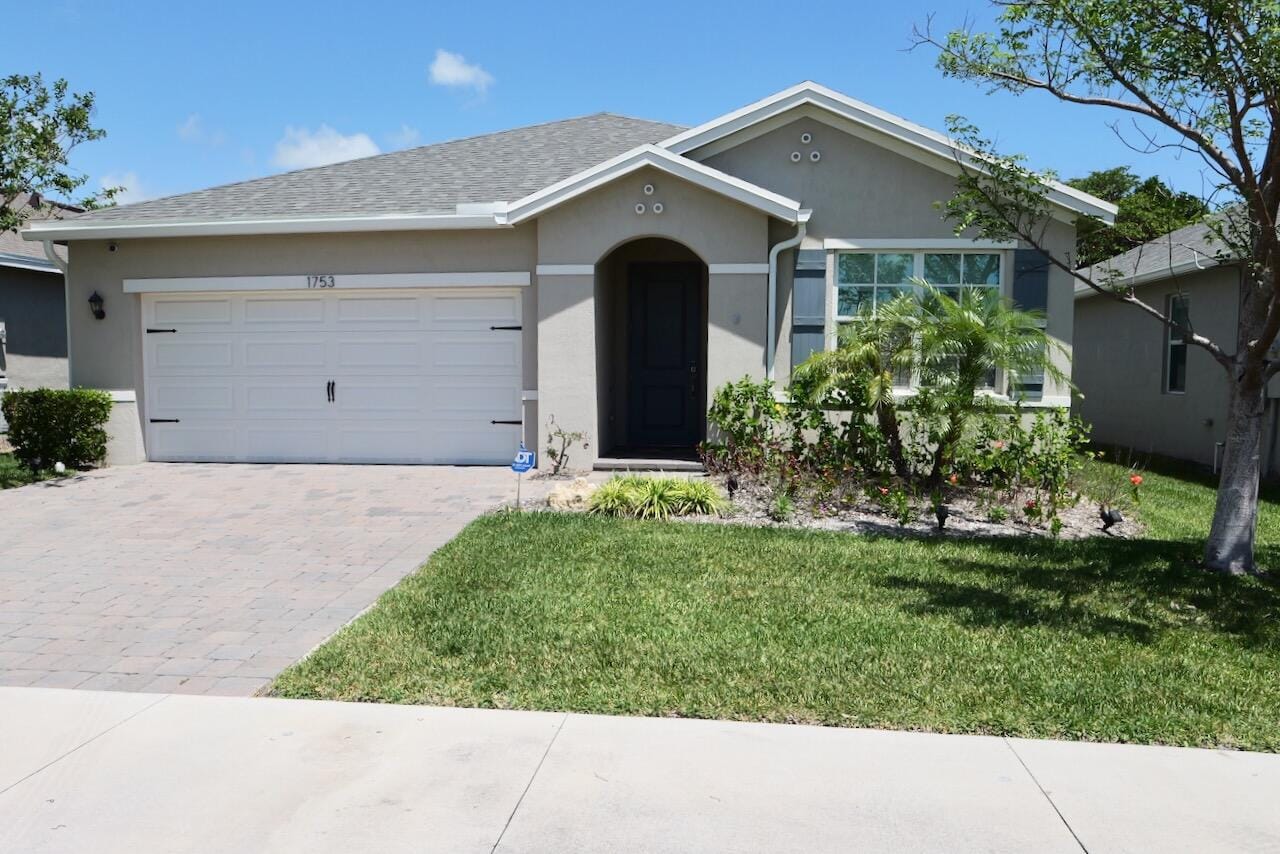 1753 NE White Pine Terrace — photo 1