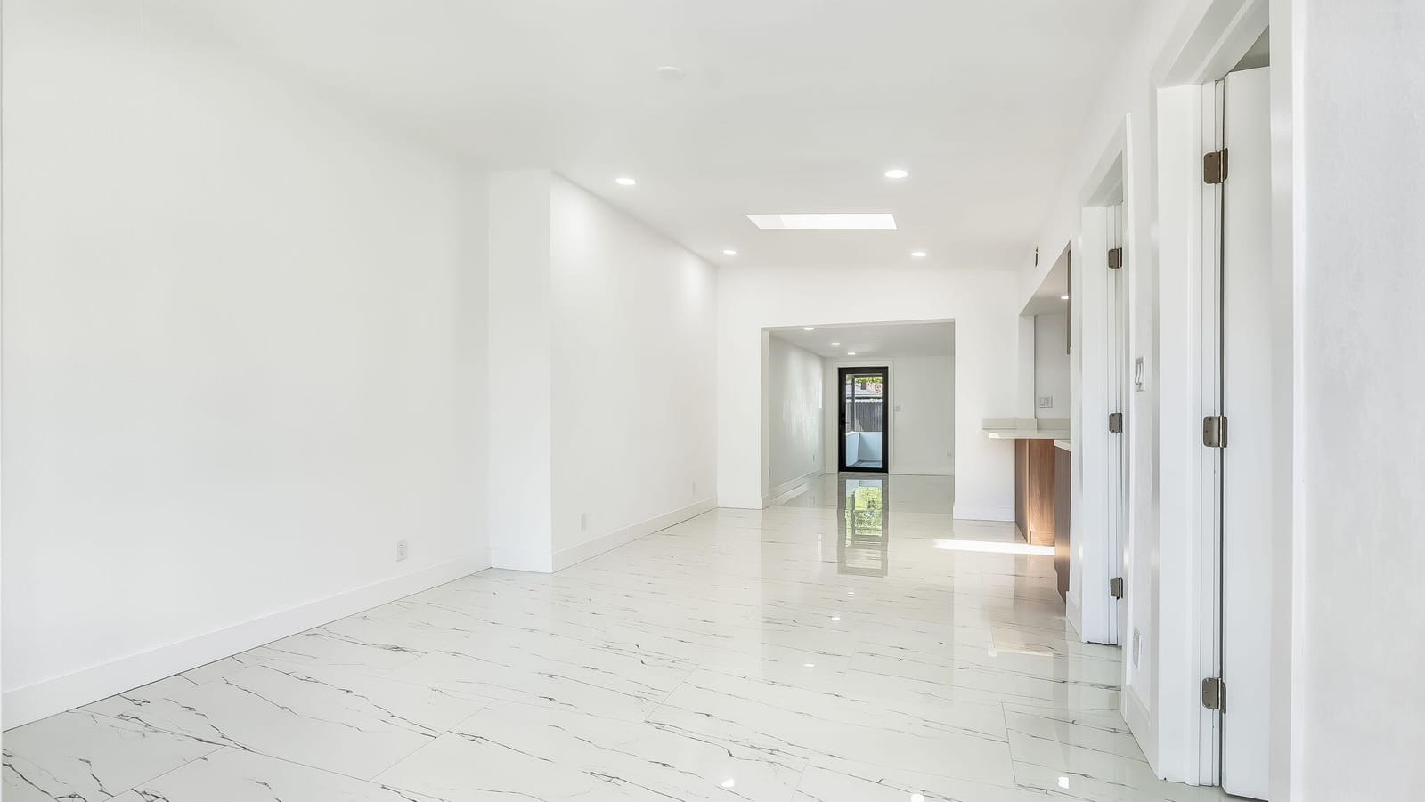 118 NEWTON Road — photo 5