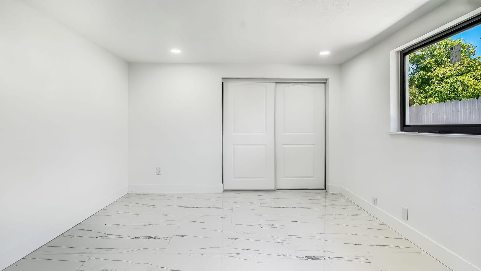 118 NEWTON Road — photo 8