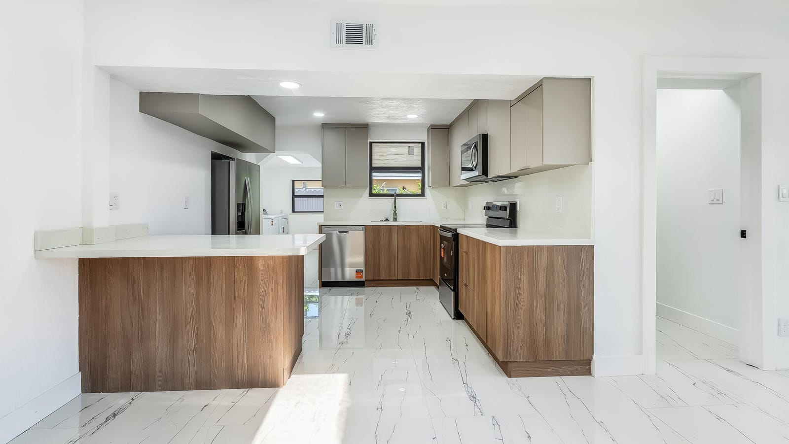 118 NEWTON Road — photo 10