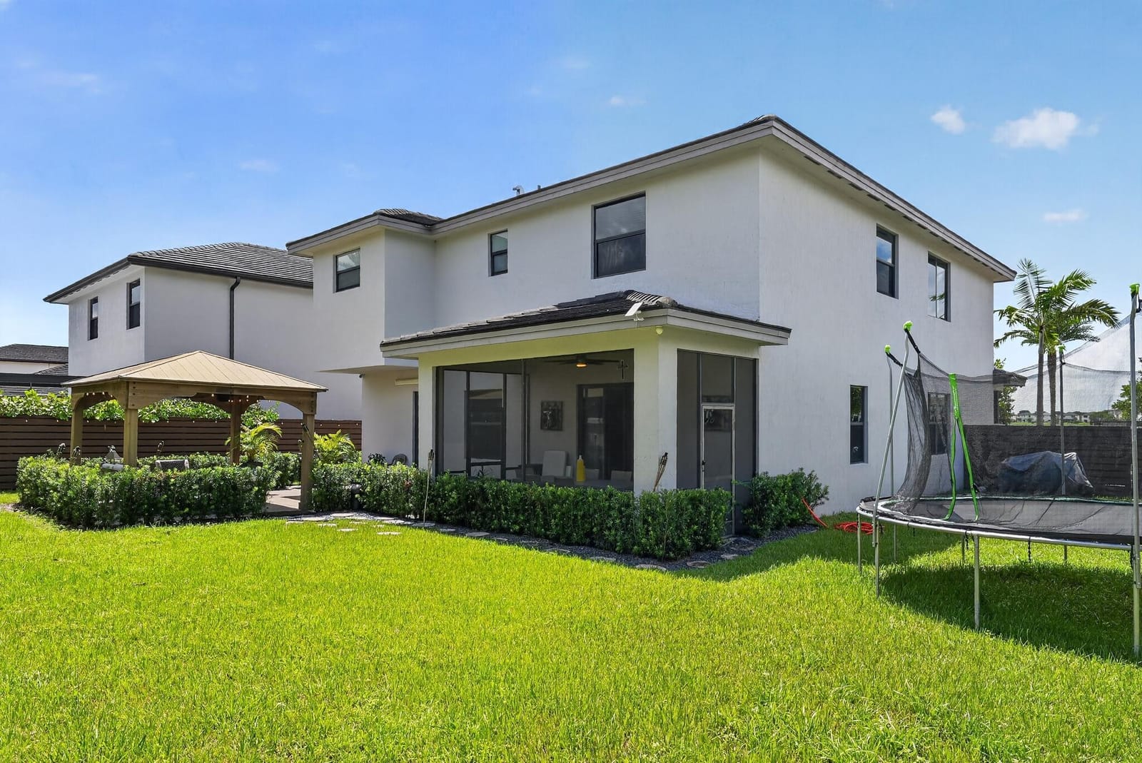 9023 NW 161ST Terrace, Miami Lakes, FL 33018 photo 6