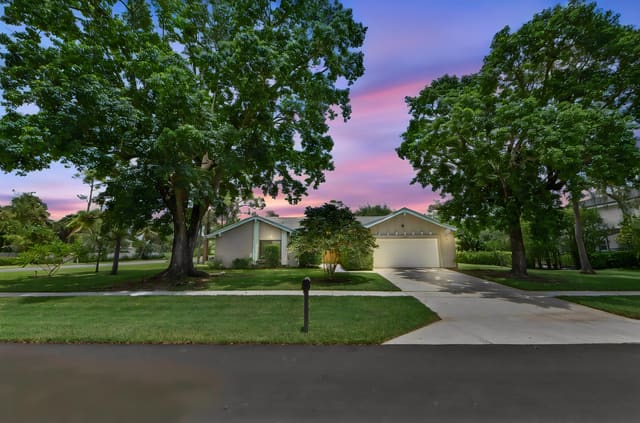 12373 Sawgrass Court, Wellington, FL 33414