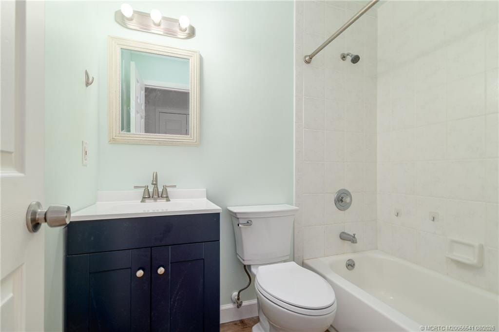 8300 SE Camellia Drive, Hobe Sound, FL 33455 photo 13
