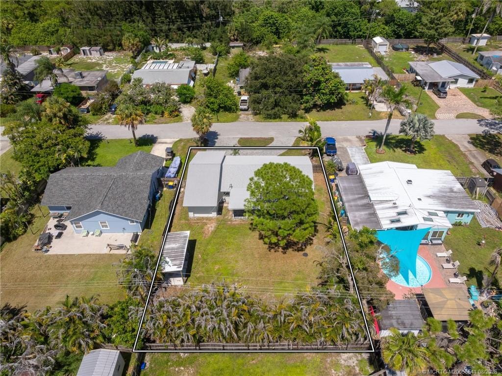 8300 SE Camellia Drive, Hobe Sound, FL 33455 photo 21