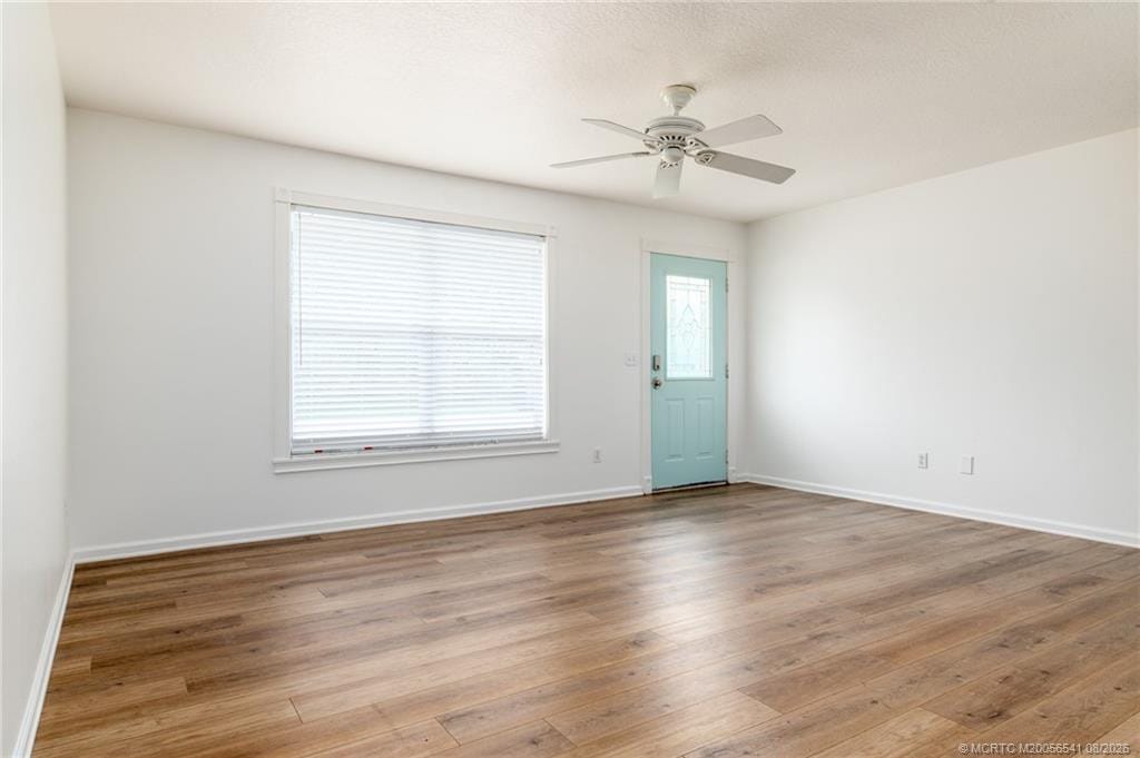 8300 SE Camellia Drive, Hobe Sound, FL 33455 photo 4