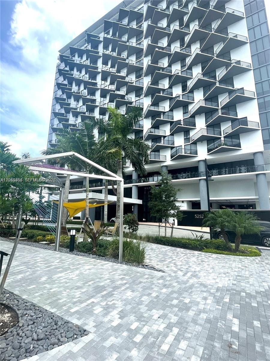 5252 NW 85th Avenue 1608, Doral, FL 33166
