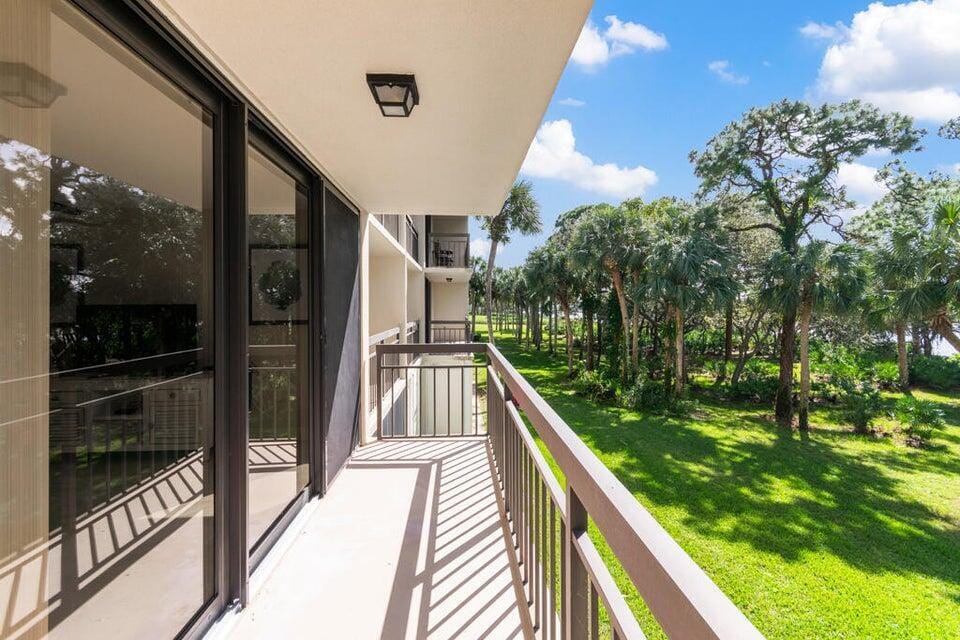 2101 Marina Isle Way 203, Jupiter, FL 33477 photo 11