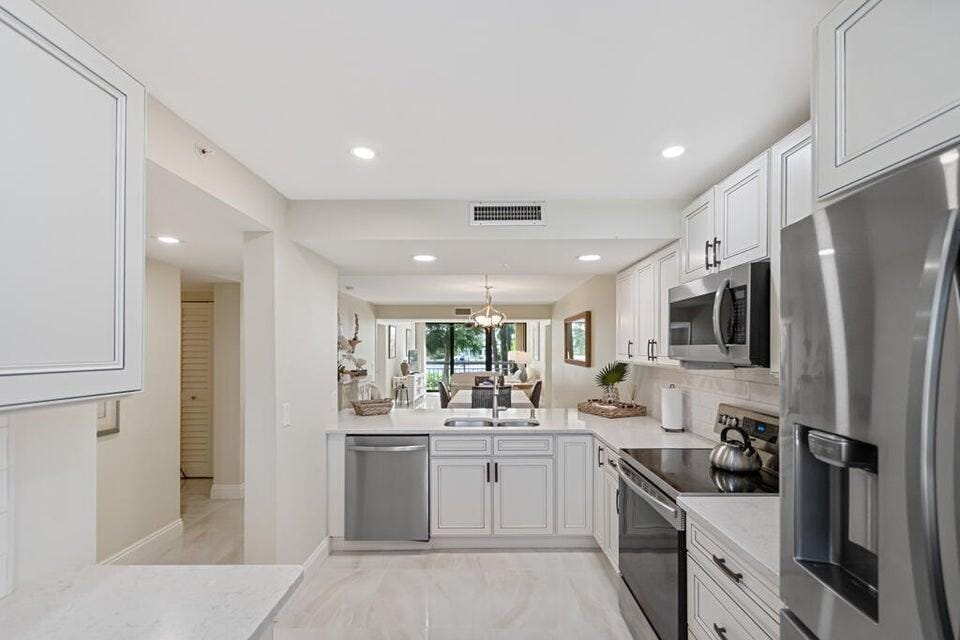 2101 Marina Isle Way 203, Jupiter, FL 33477 photo 3