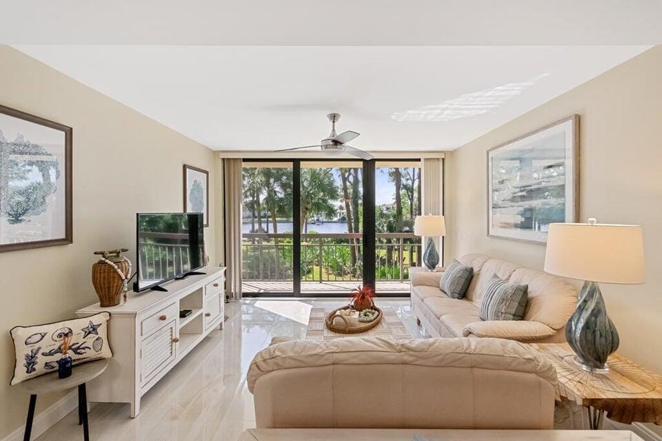2101 Marina Isle Way 203, Jupiter, FL 33477 photo 9
