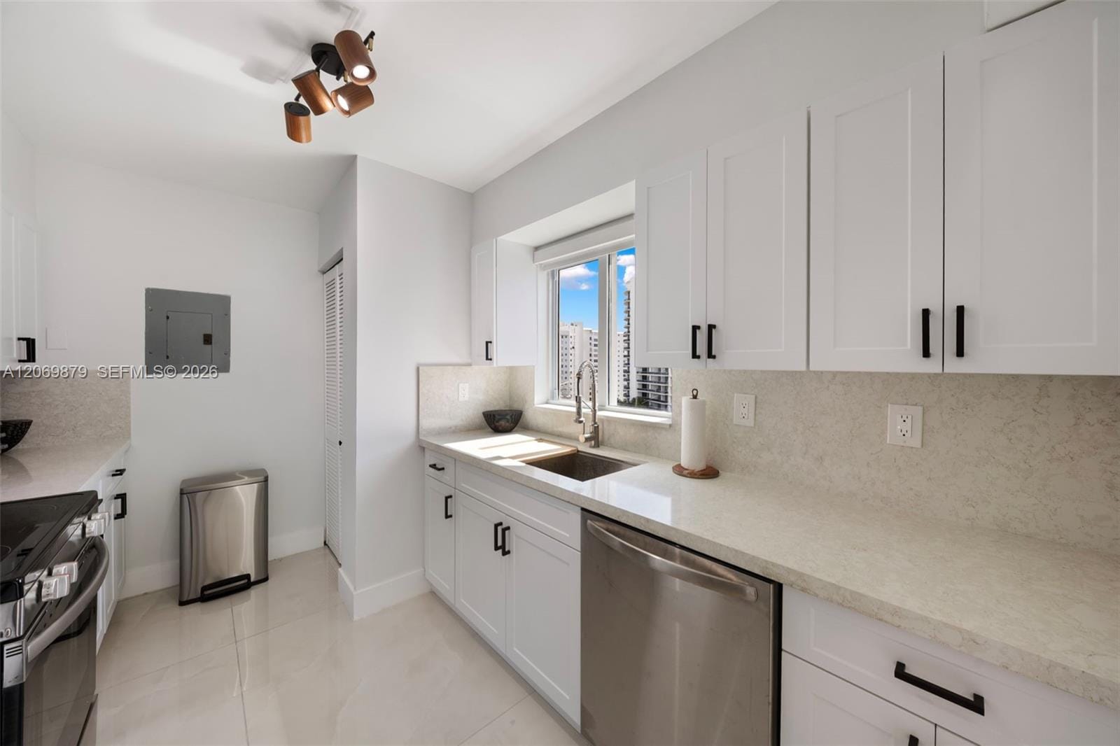 5900 Collins Avenue 1204, Miami Beach, FL 33140 photo 12