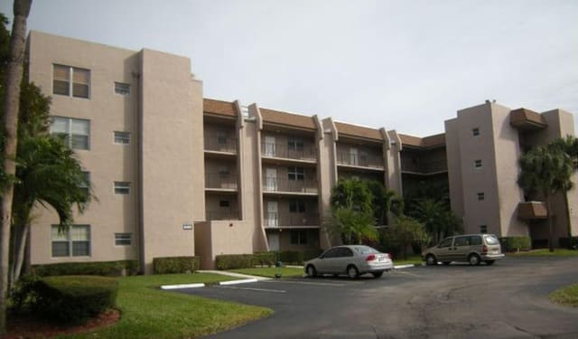 9460 Tangerine Place 207, Tangerine Condominium, Davie, FL