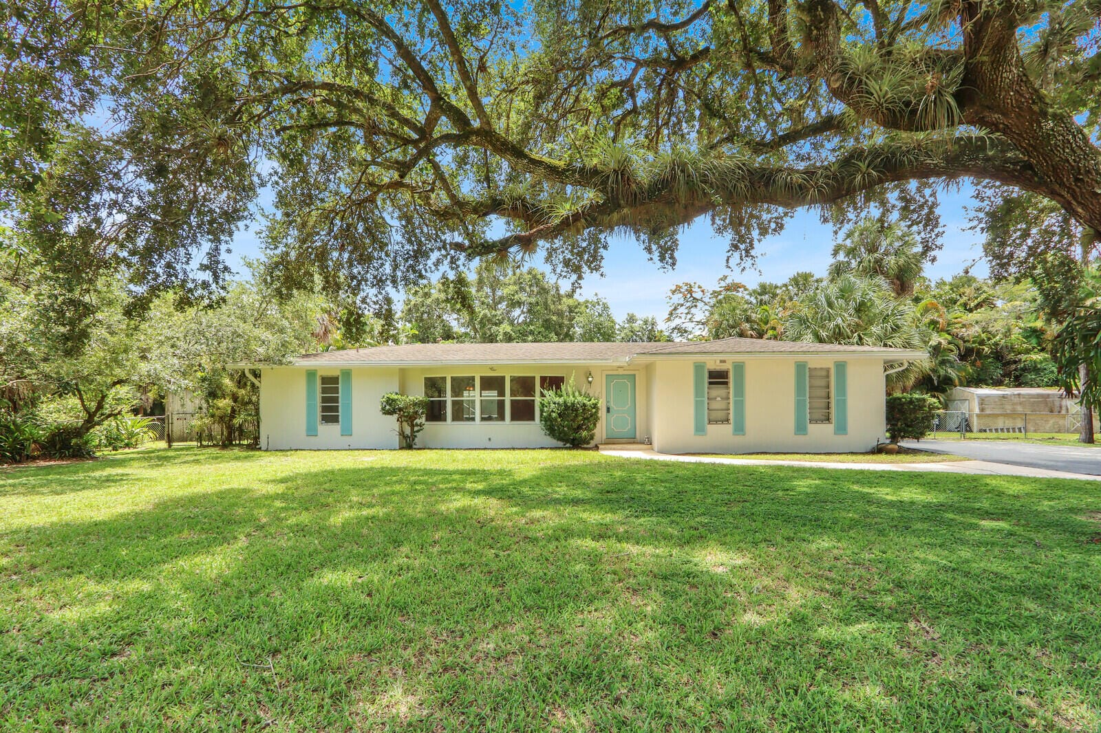 6466 Via Townsend, West Palm Beach, FL 33415