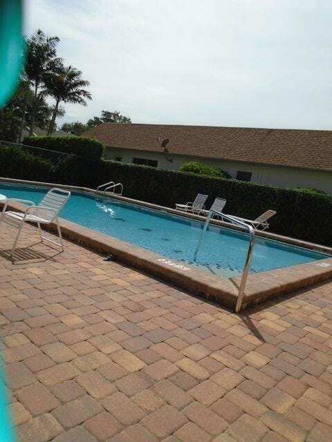11937 Sturbridge Lane 10B, Wellington, FL 33414