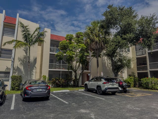 632 NW 13th Street 0180, sold in Spanish Oaks Condo, Boca Raton, FL
