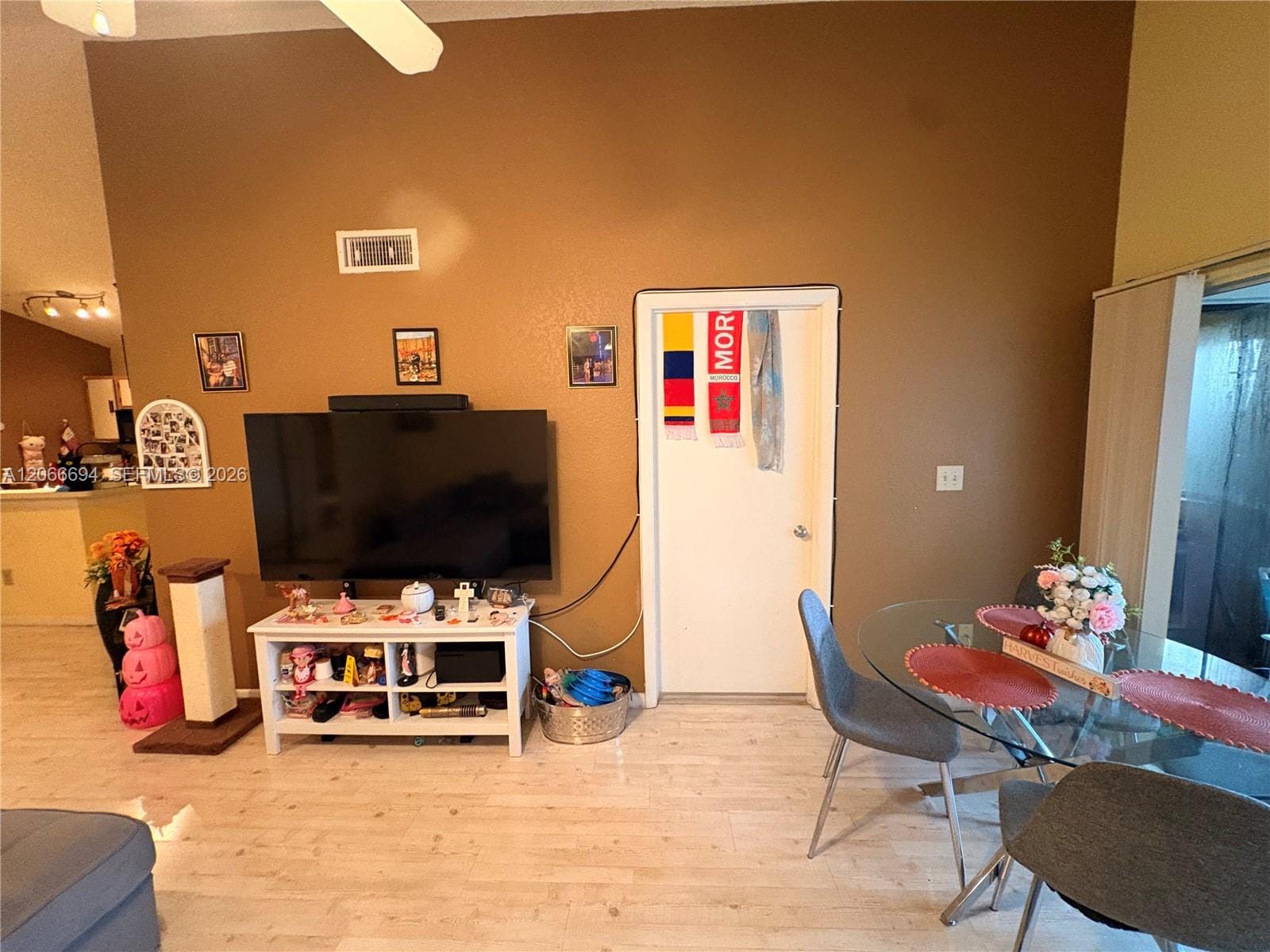 2880 N Oakland Forest Drive 313 — photo 3