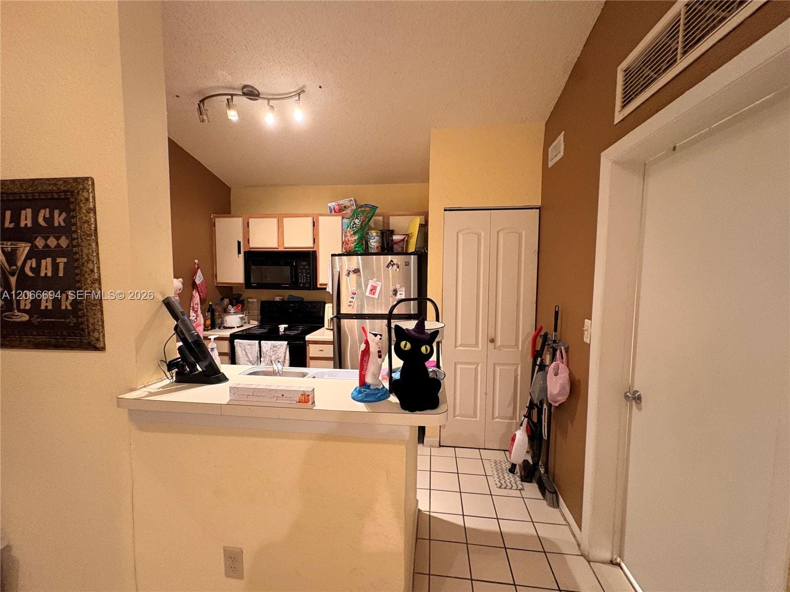 2880 N Oakland Forest Drive 313 — photo 7
