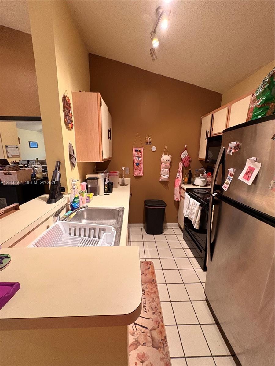 2880 N Oakland Forest Drive 313 — photo 8